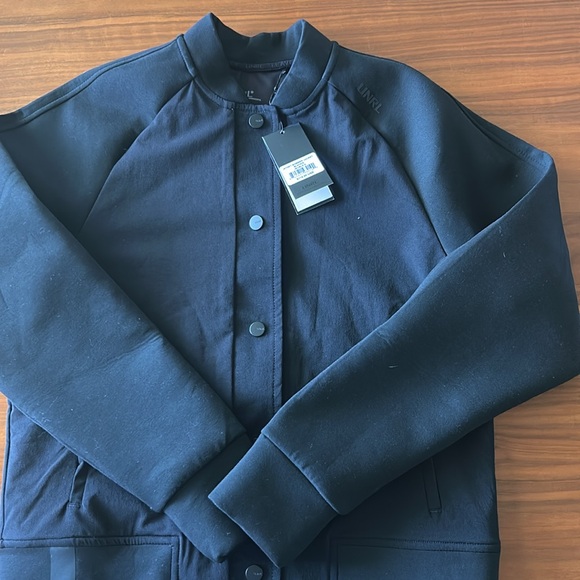 UNRL Jetset Bomber Jacket - Picture 11 of 14